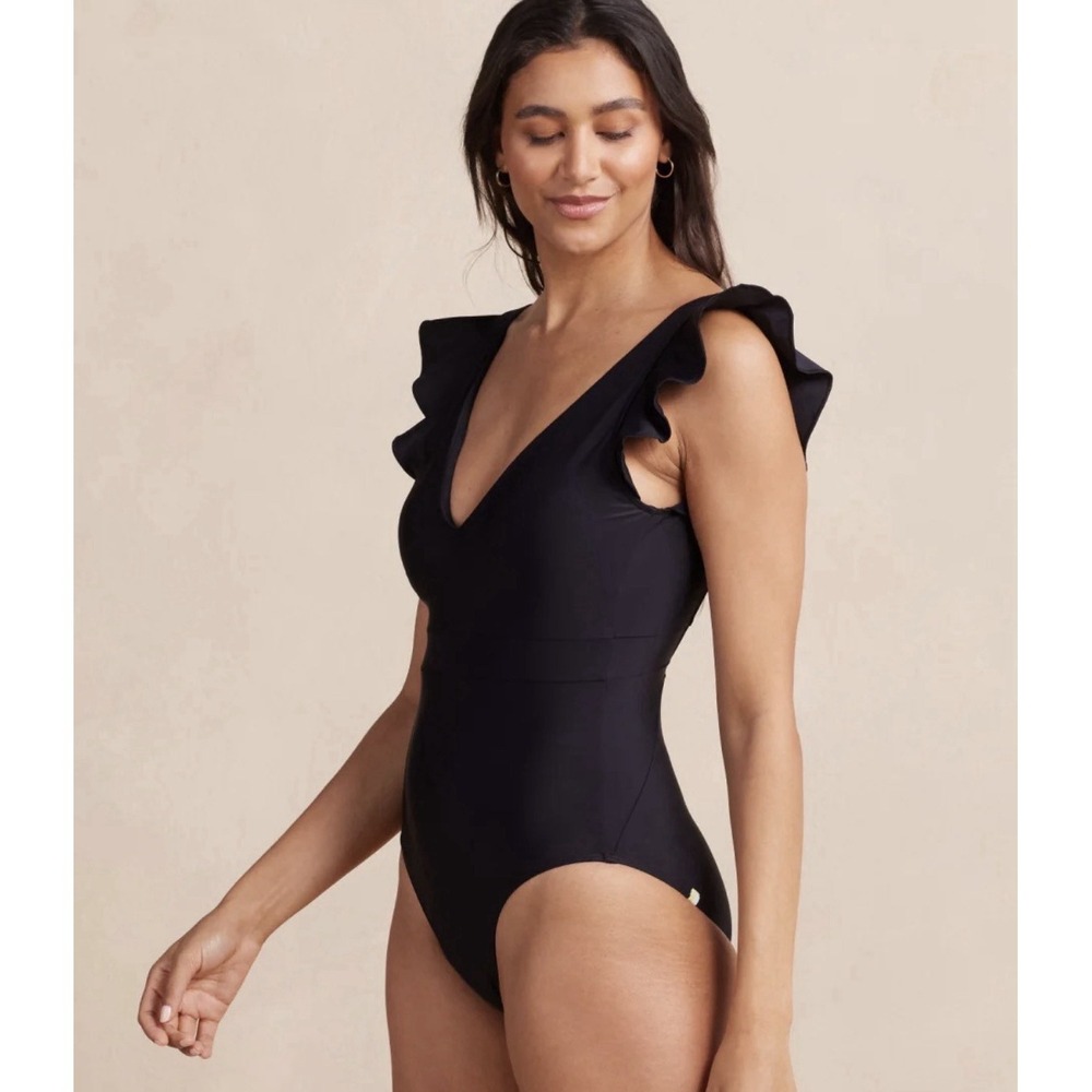 Summersalt The Ruffle Backflip Swimsuit Womens 8 Black Beachy One Piece Vacation